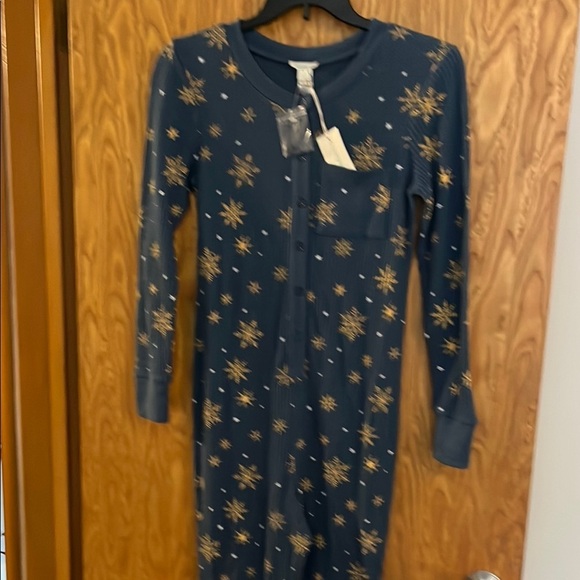 Sundance NWT Blue Onesie with Gold Snowflake Pattern size small - Picture 3 of 11